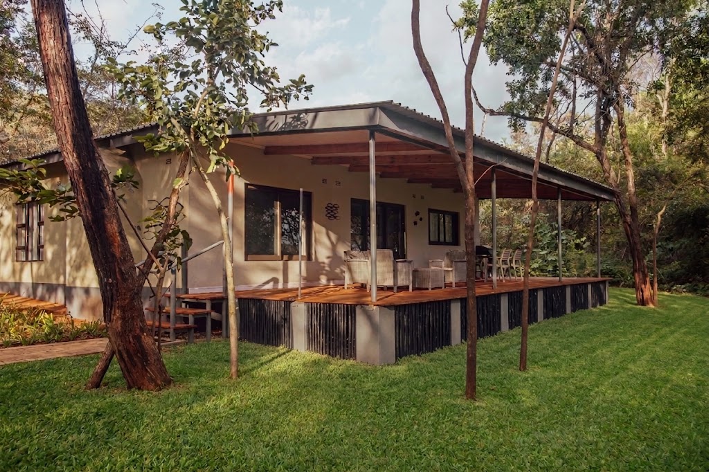 Woodlands house across the Mutirikwi